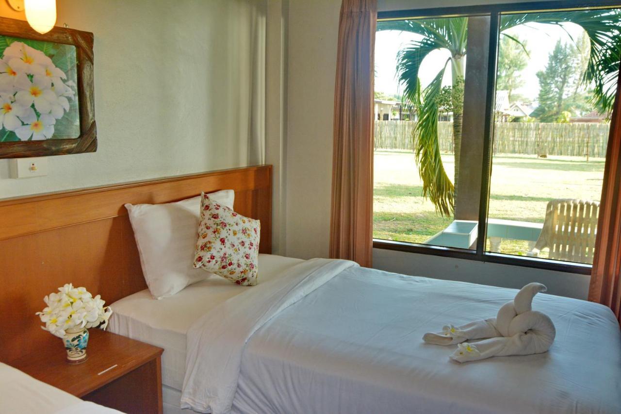 Klongdao Beach Resort Ko Lanta Buitenkant foto