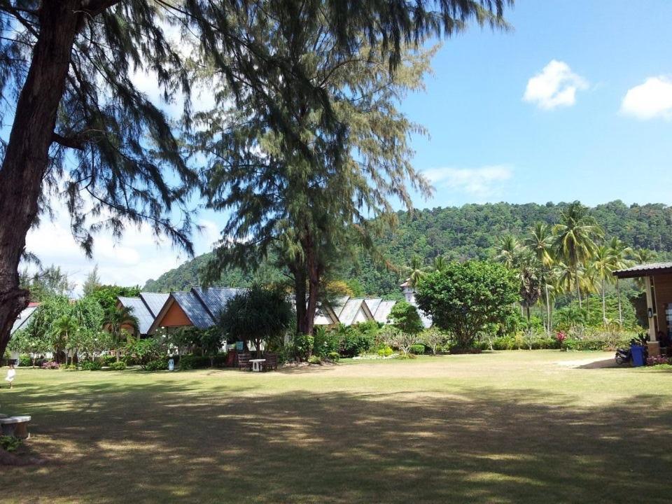Klongdao Beach Resort Ko Lanta Buitenkant foto