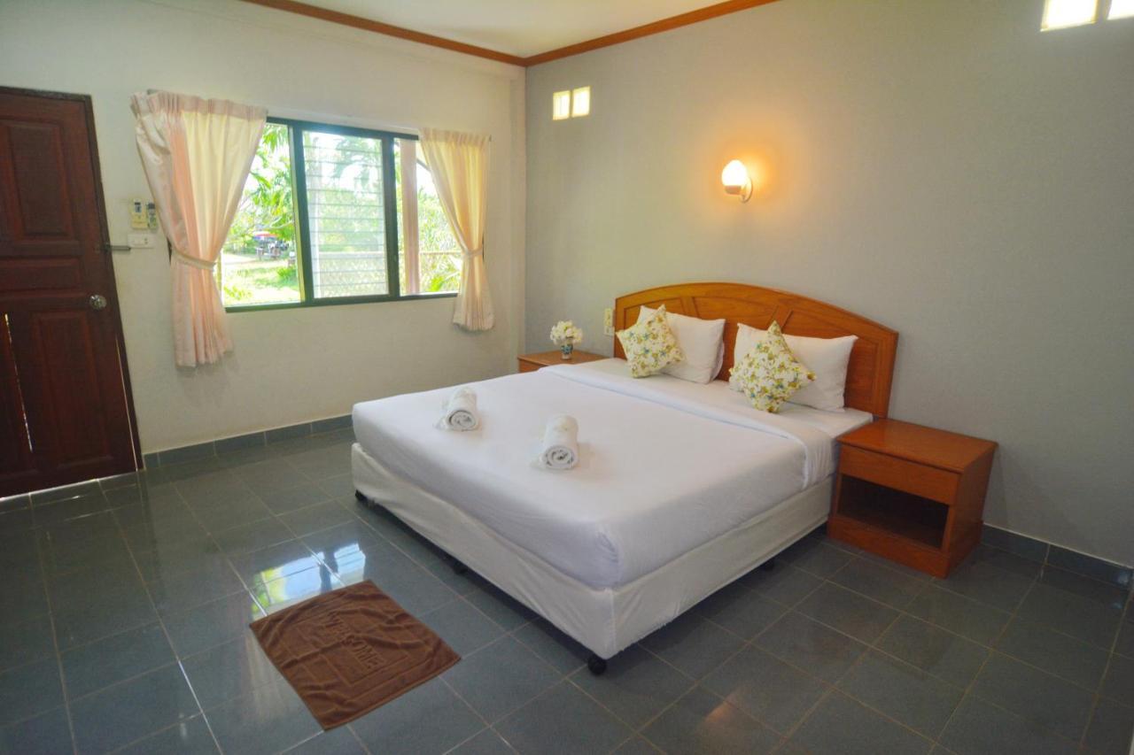 Klongdao Beach Resort Ko Lanta Buitenkant foto