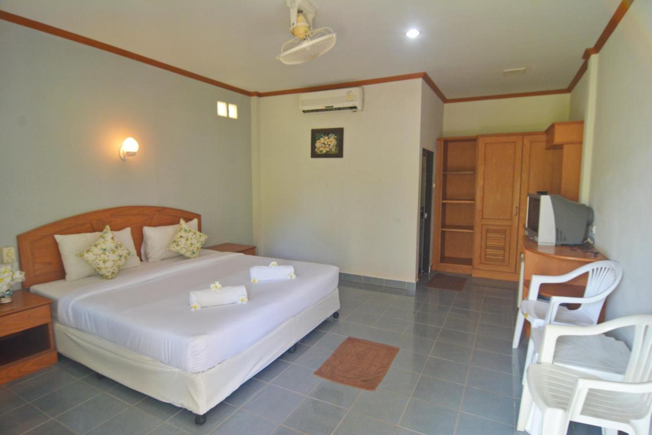 Klongdao Beach Resort Ko Lanta Buitenkant foto