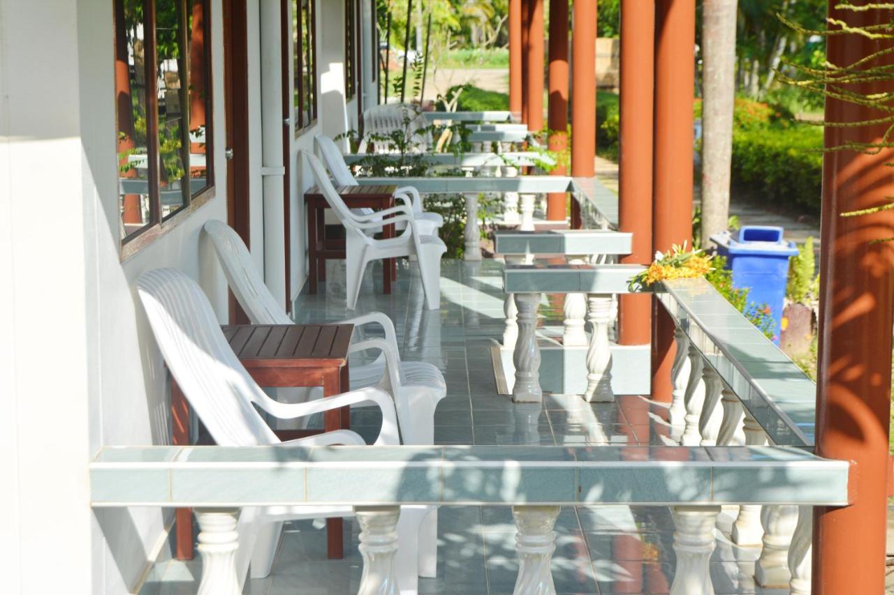 Klongdao Beach Resort Ko Lanta Buitenkant foto